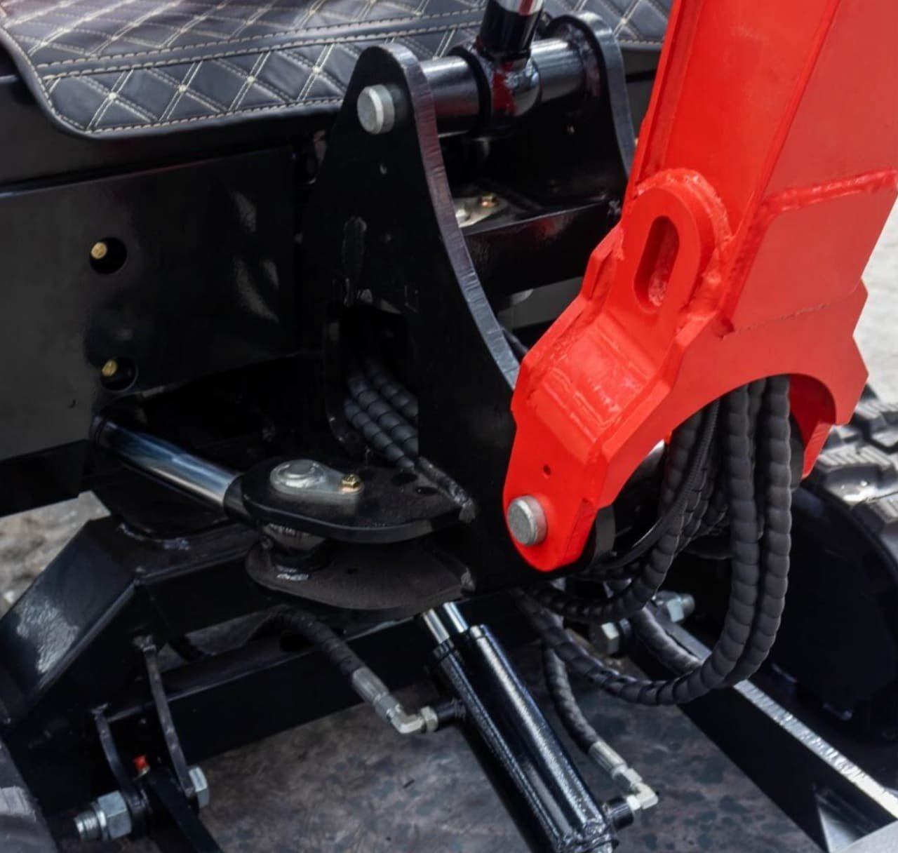 Top Compact & Mini Excavator Diggers- TYPHON Machinery New 4,000 lb TYPHON Lux Mini Excavator Rubber Track with Kubota Diesel Engine USA - Image 27