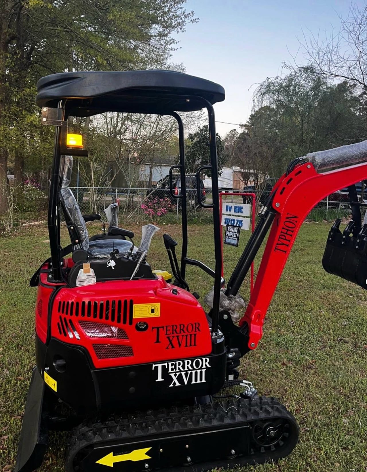 Top Compact & Mini Excavator Diggers- TYPHON Machinery New 4,000 lb TYPHON Lux Mini Excavator Rubber Track with Kubota Diesel Engine USA - Image 31