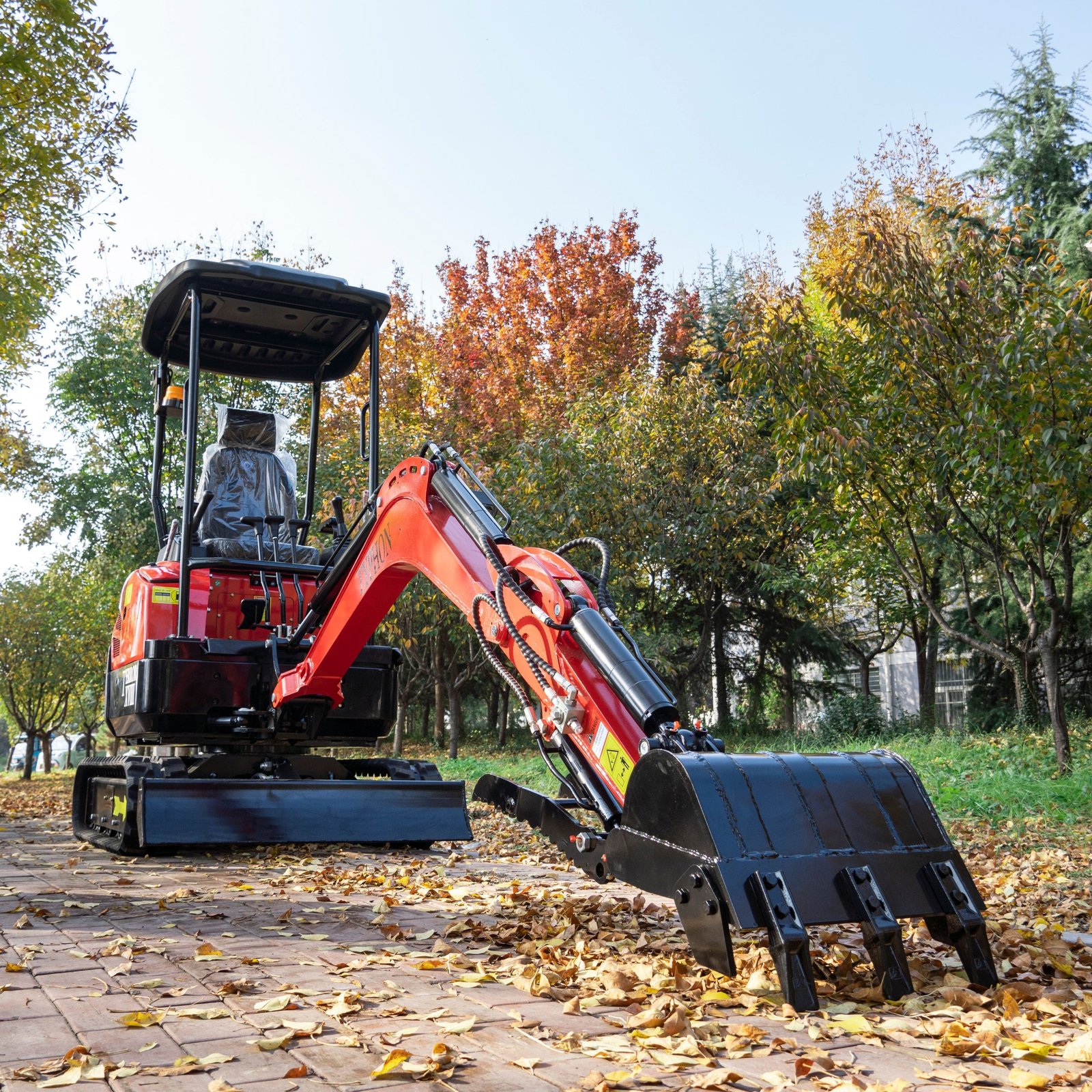 Top Compact & Mini Excavator Diggers- TYPHON Machinery New 4,000 lb TYPHON Lux Mini Excavator Rubber Track with Kubota Diesel Engine USA - Image 11