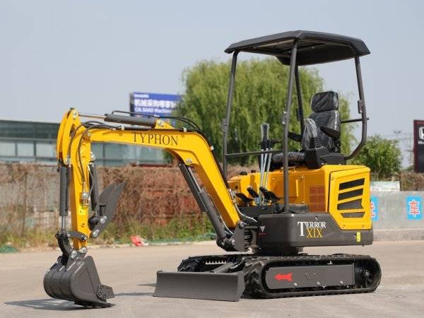 TYPHON TERROR XIX STORM Mini Excavator – 1.8 Ton Trench Digger with Boom Swing, Canopy - Image 3