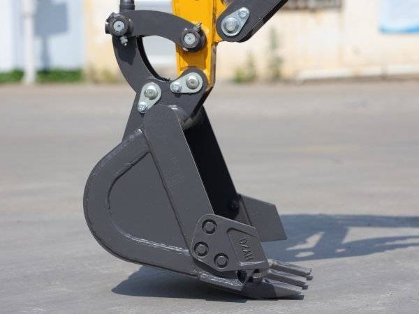 TYPHON TERROR XIX STORM Mini Excavator – 1.8 Ton Trench Digger with Boom Swing, Canopy - Image 5