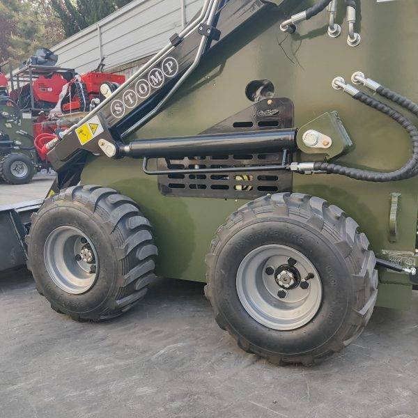 Skid Steer Loader Wheeled 22.1 HP Honda EPA Gasoline Engine for Gardens, Farming - Image 5