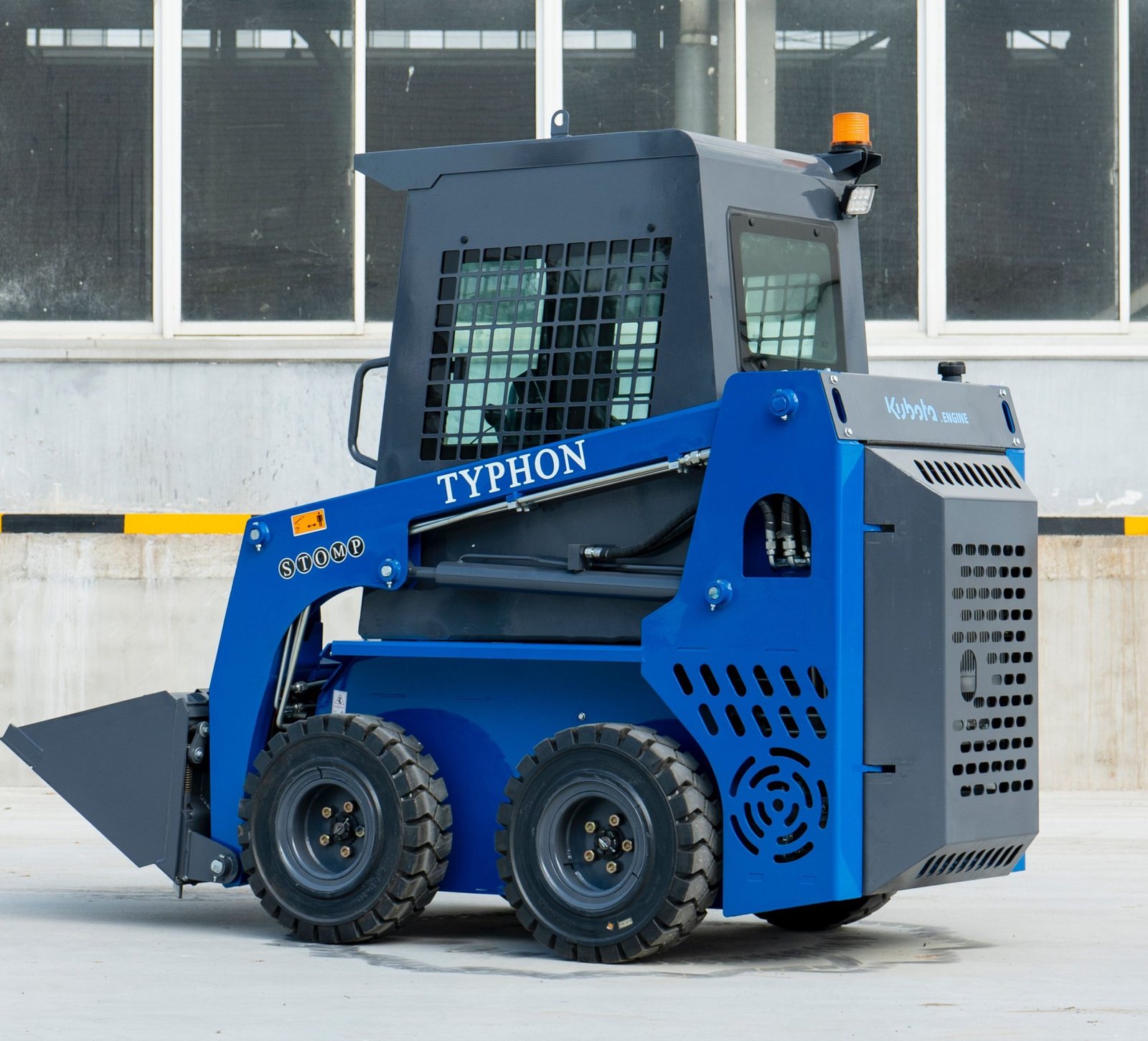 Top Compact & Mini Excavator Diggers- TYPHON Machinery Brand New TYPHON STOMP Mini Skid Steer Kubota D1105 Diesel EPA Engine USA - Image 5