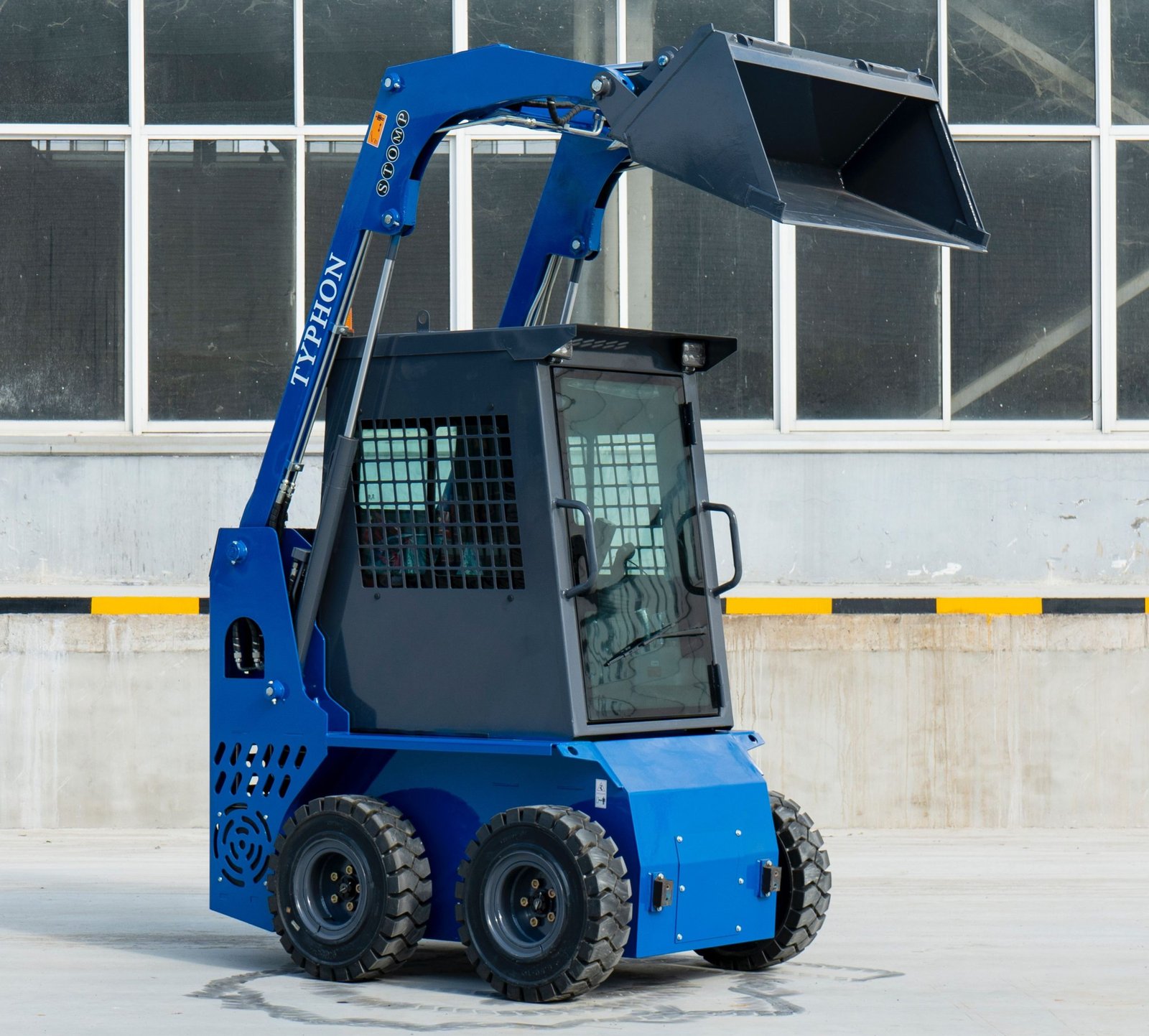 Top Compact & Mini Excavator Diggers- TYPHON Machinery Brand New TYPHON STOMP Mini Skid Steer Kubota D1105 Diesel EPA Engine USA - Image 8