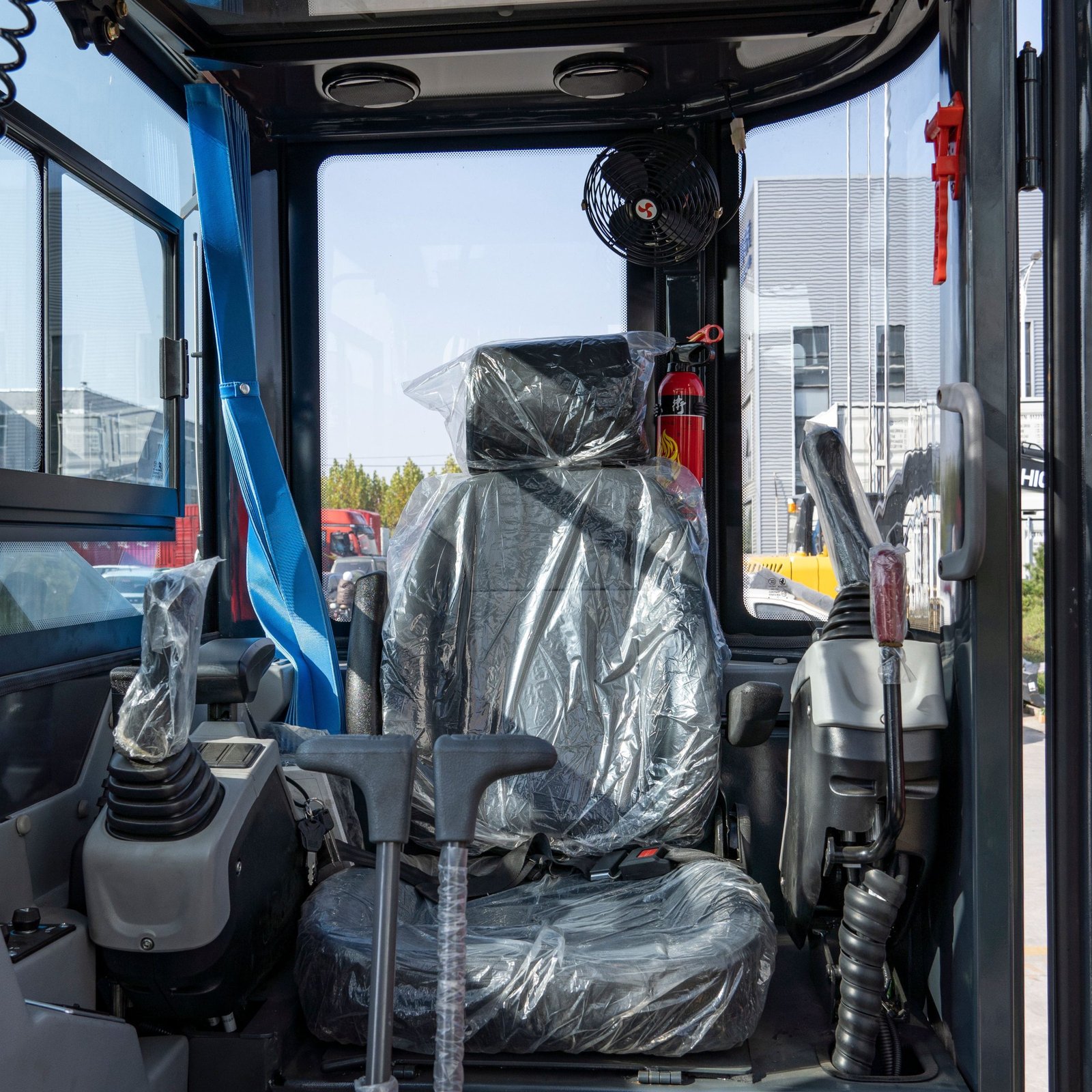 Top Compact & Mini Excavator Diggers- TYPHON Machinery TYPHON KUVUO 4.0 four ton cabin mini excavator24